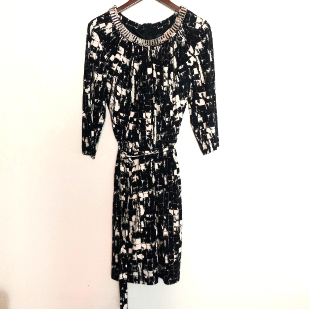 Adrianna Papell 14W Elegant Silver Chain Collar Black n White Patterned Dress